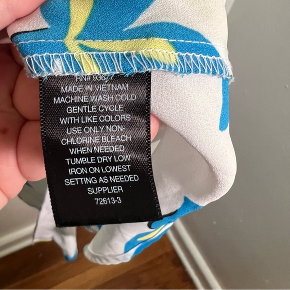 Worthington Button Down Blouse White Blue Floral PL - Picture 10 of 10